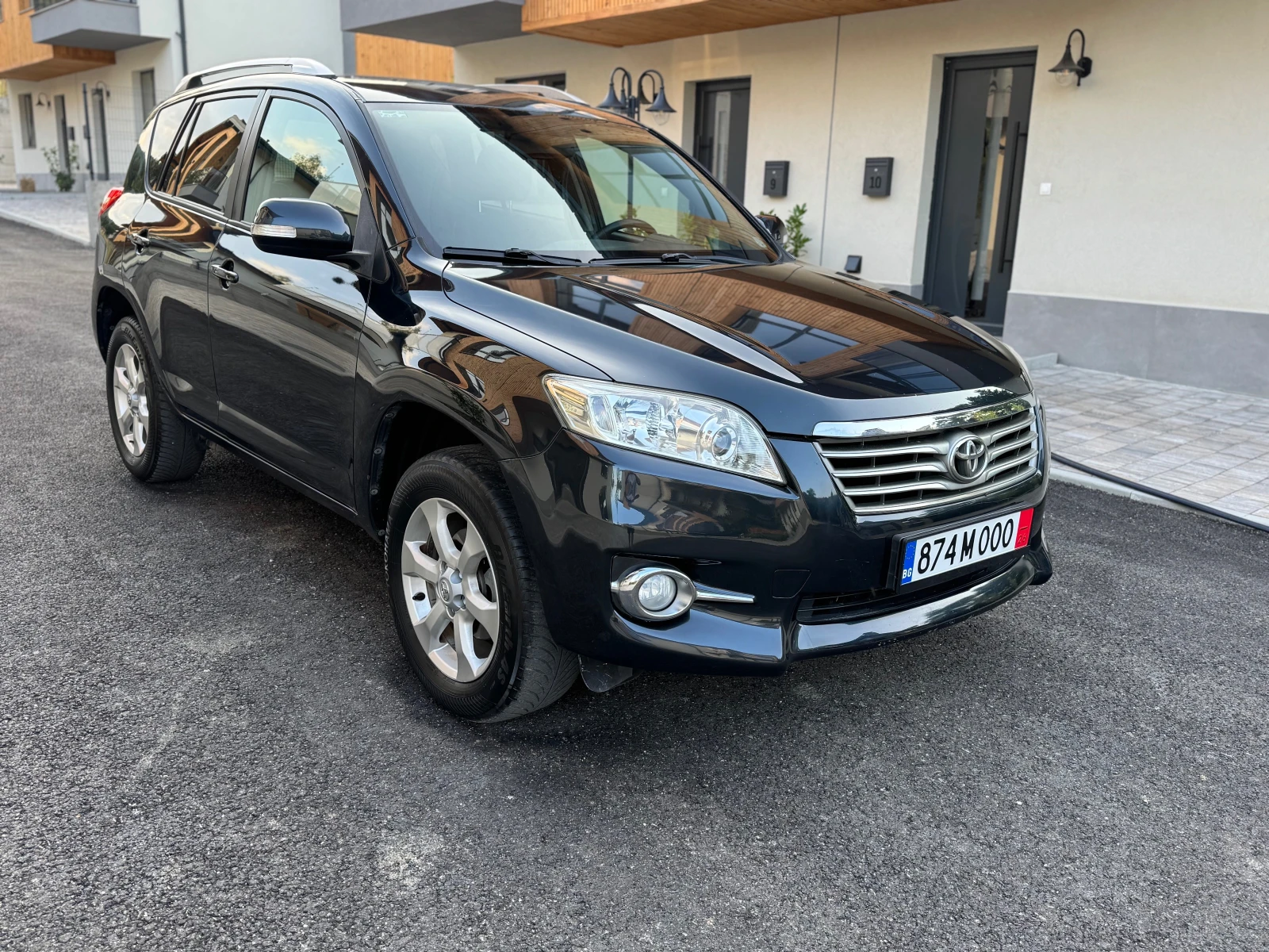 Toyota Rav4 2.2D4D/Нави/Кожа/Подгрев, снимка 2 - Автомобили и джипове - 55754372