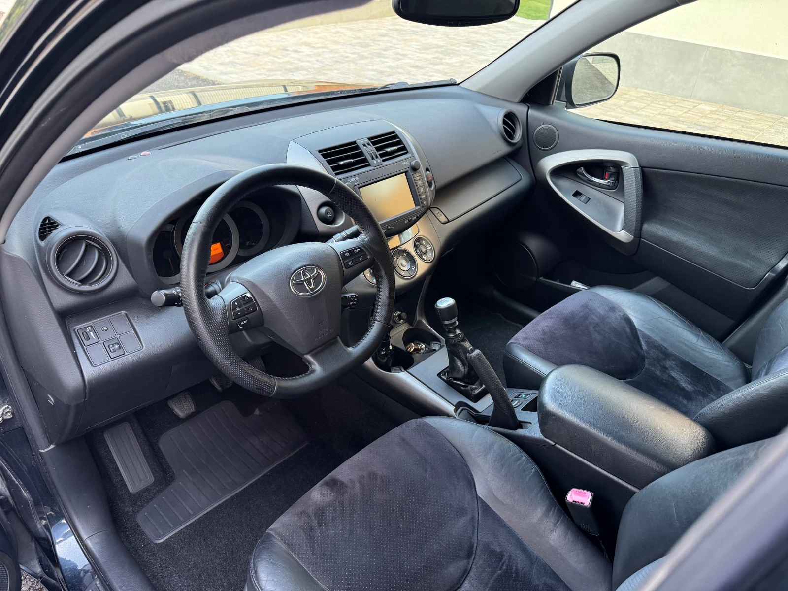 Toyota Rav4 2.2D4D/Нави/Кожа/Подгрев, снимка 7 - Автомобили и джипове - 55754372