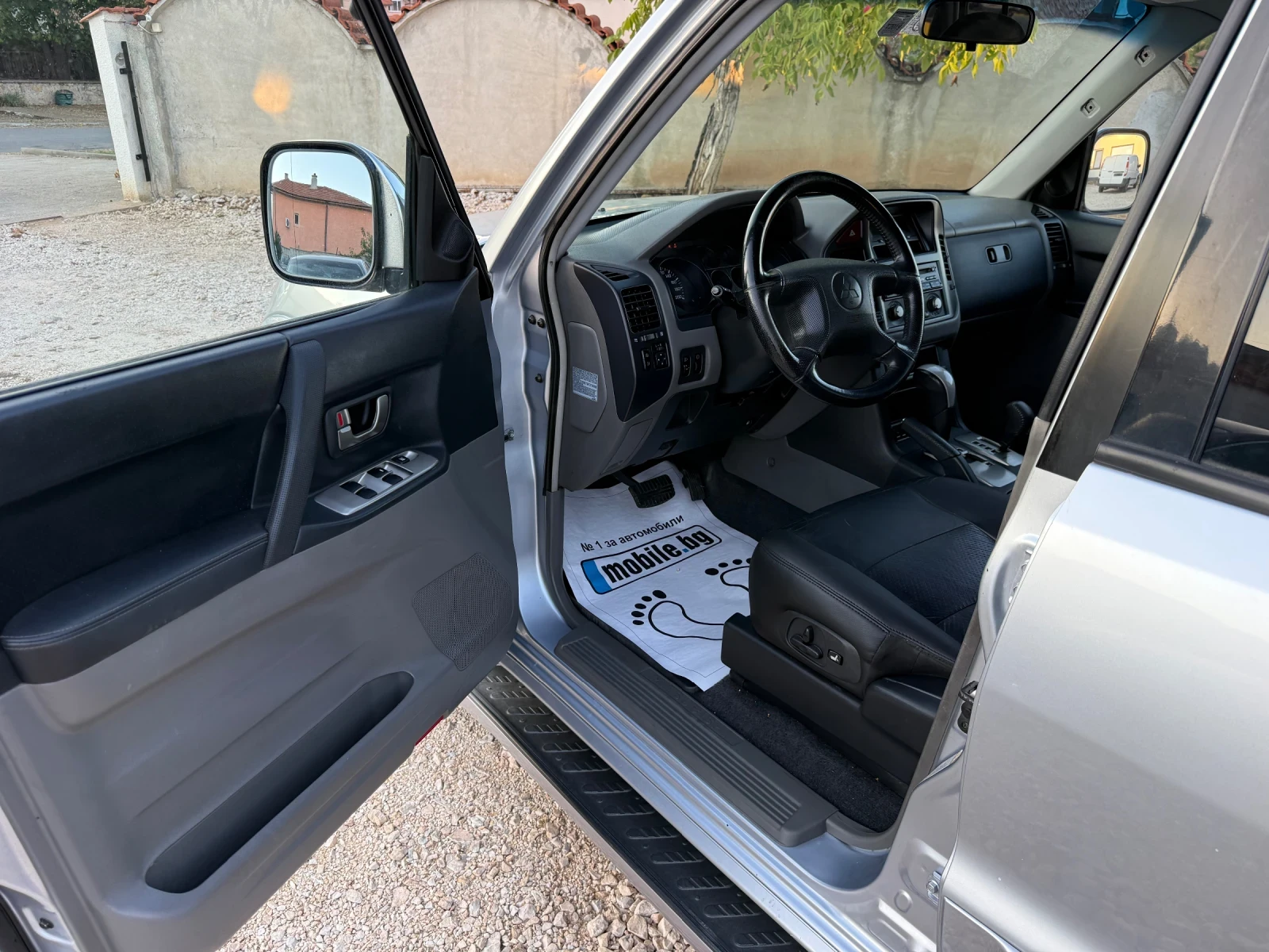 Mitsubishi Pajero 3.2DID-КОЖА ПОДГРЕВ АВТОМАТ, снимка 11 - Автомобили и джипове - 56206161