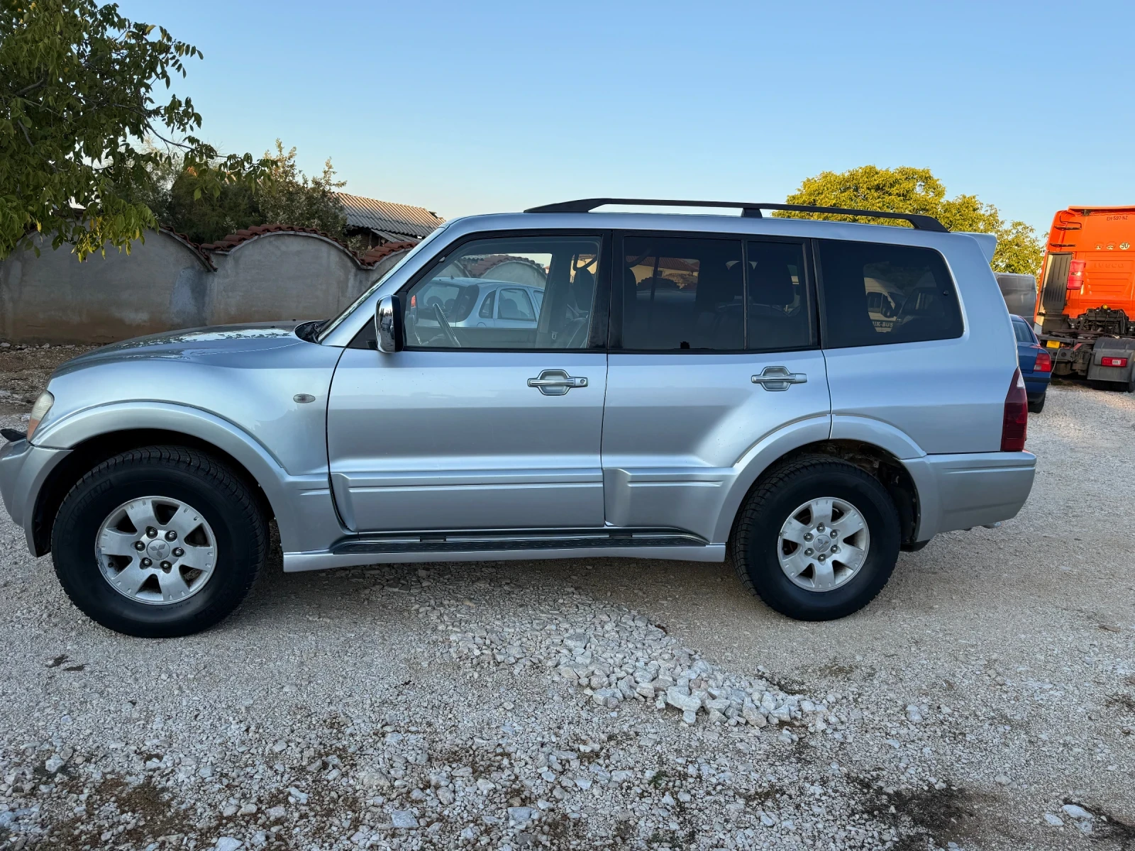 Mitsubishi Pajero 3.2DID-КОЖА ПОДГРЕВ АВТОМАТ, снимка 3 - Автомобили и джипове - 56206161