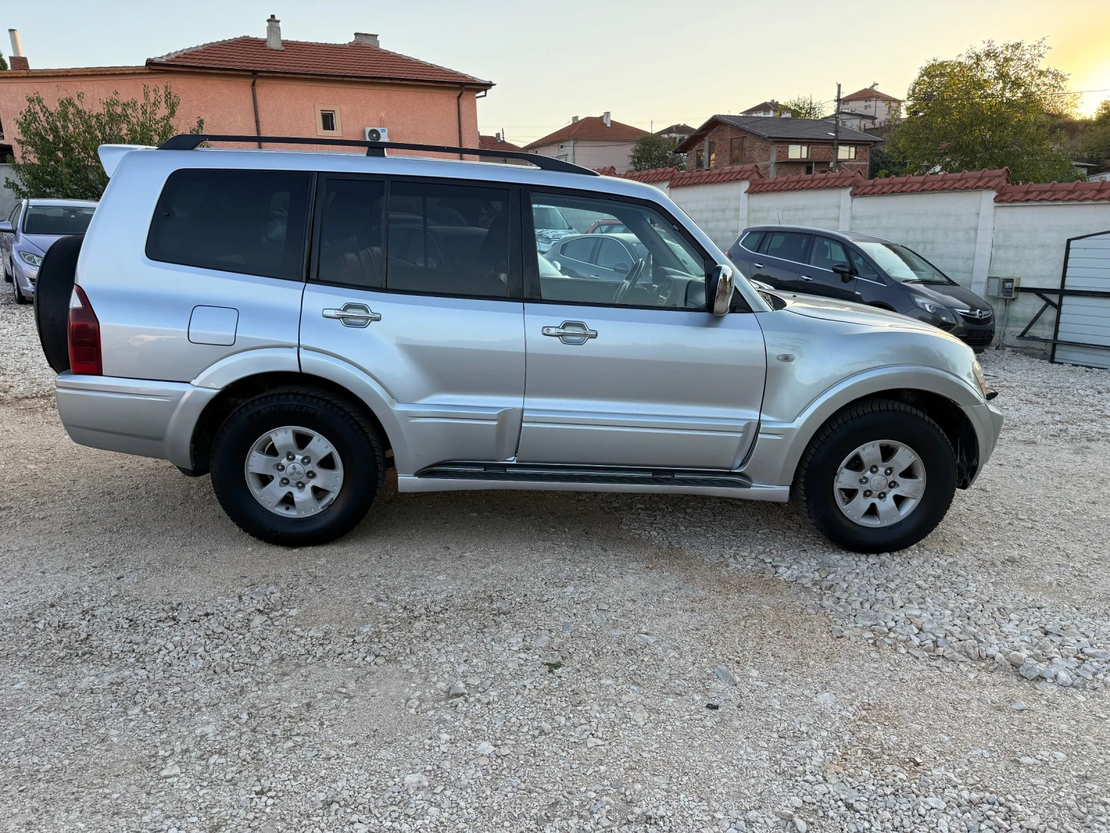 Mitsubishi Pajero 3.2DID-КОЖА ПОДГРЕВ АВТОМАТ, снимка 7 - Автомобили и джипове - 56206161