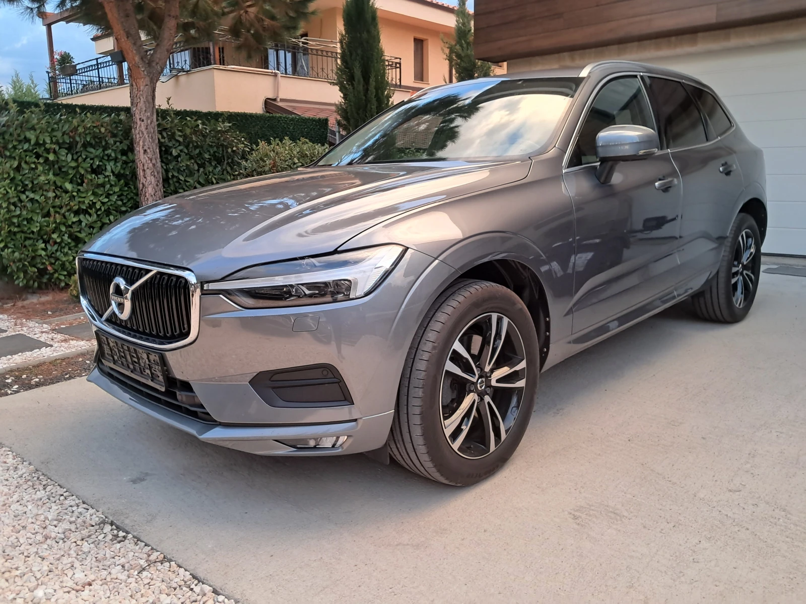 Volvo XC60 MILD HYBRID 4X4 FULL-170000 км, .КАТО НОВА
