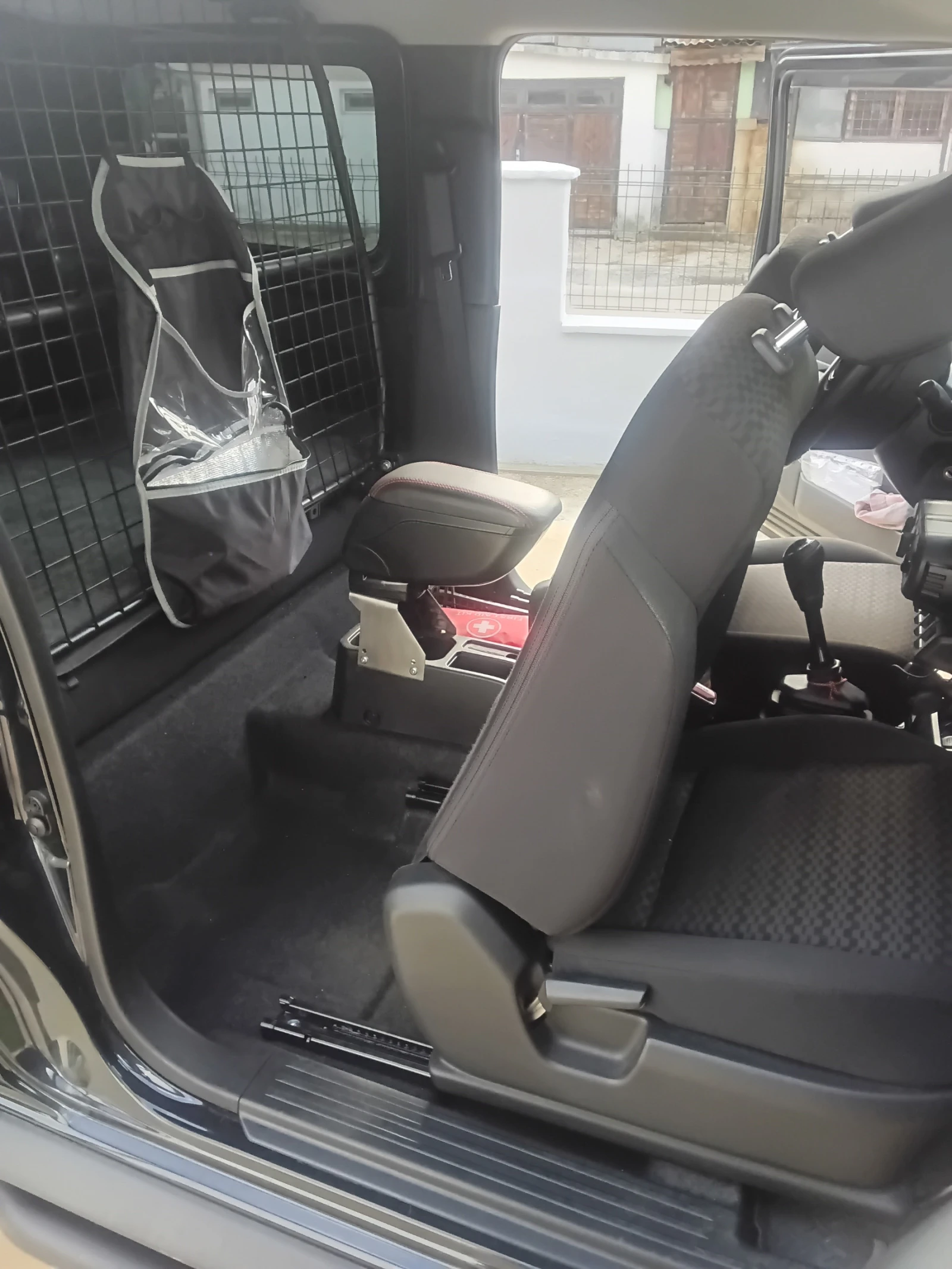 Suzuki Jimny Gladiator, снимка 15 - Автомобили и джипове - 56529453