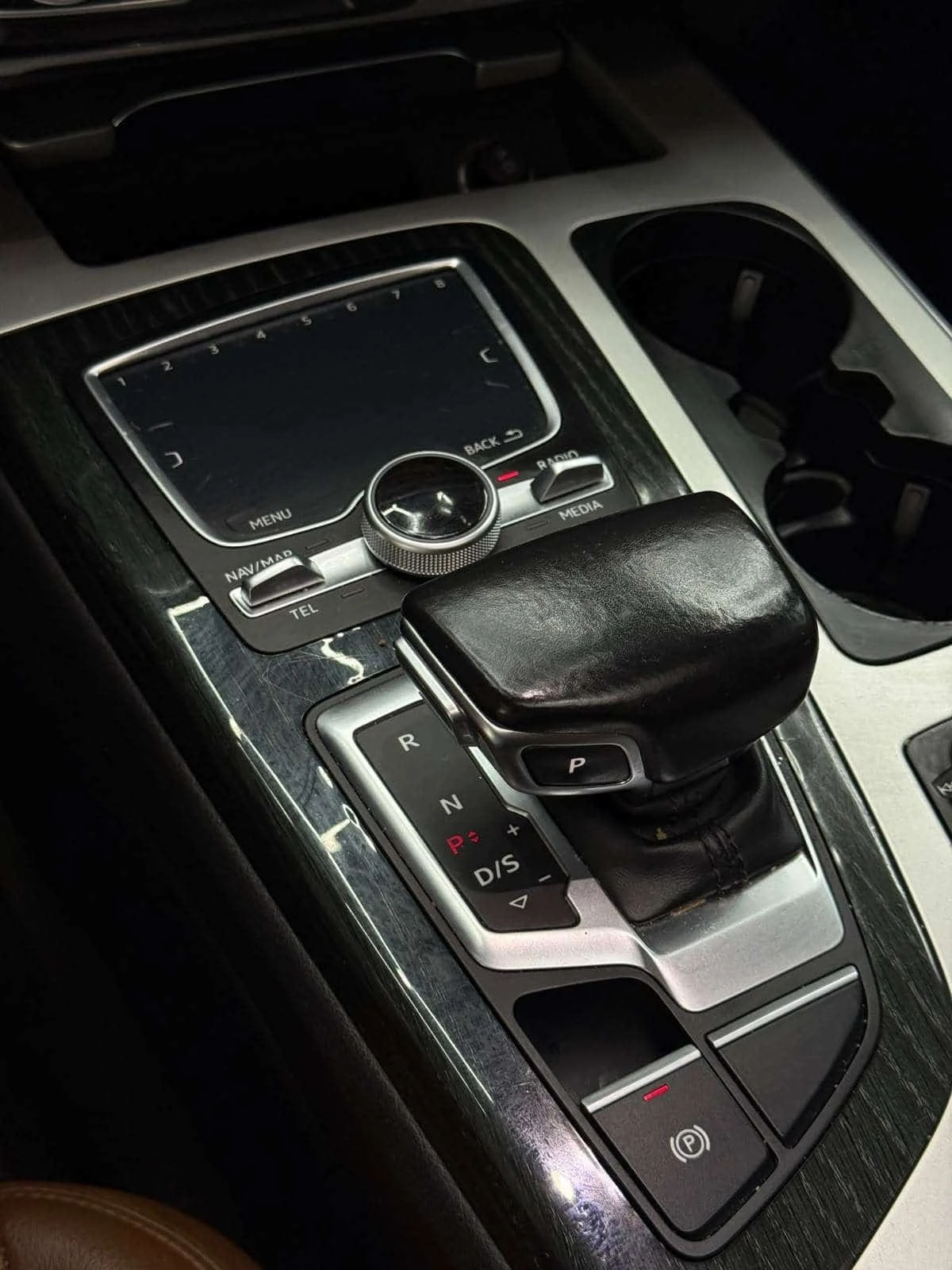 Audi Q7 * 3.0T Premium Plus * CARFAX * ����� �� ���������� | Mobile.bg � ����������� 8