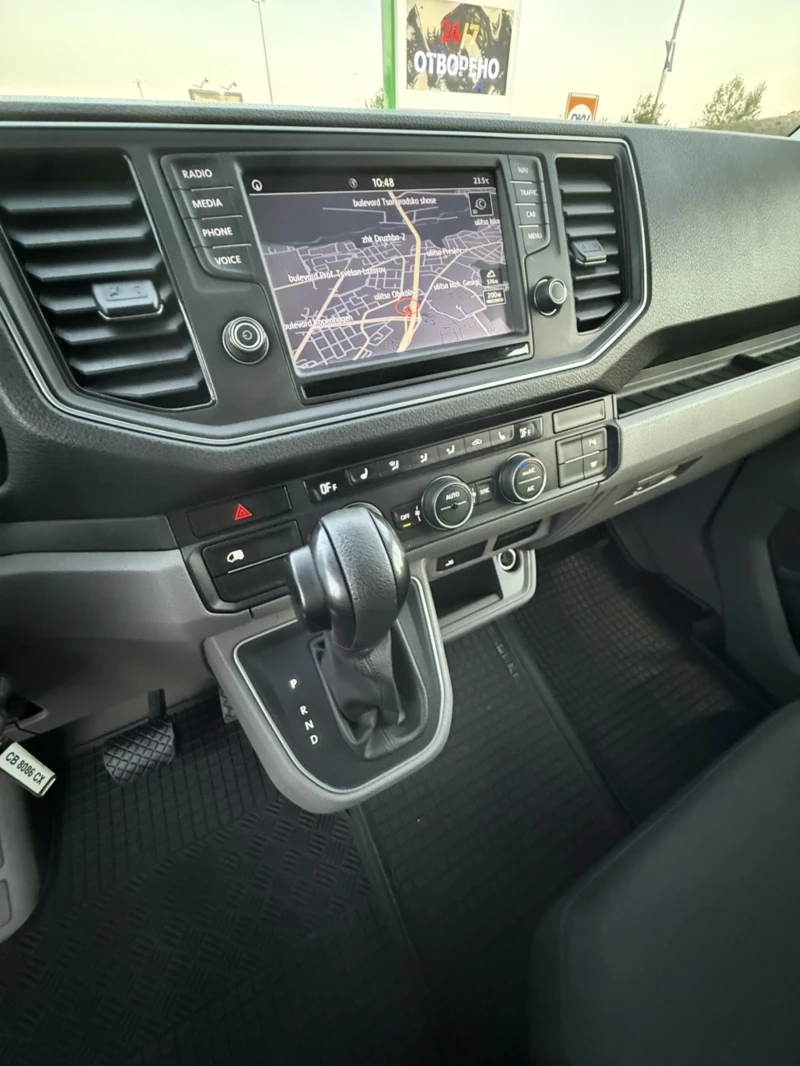 VW Crafter 40000км Нов, снимка 11 - Бусове и автобуси - 51339439