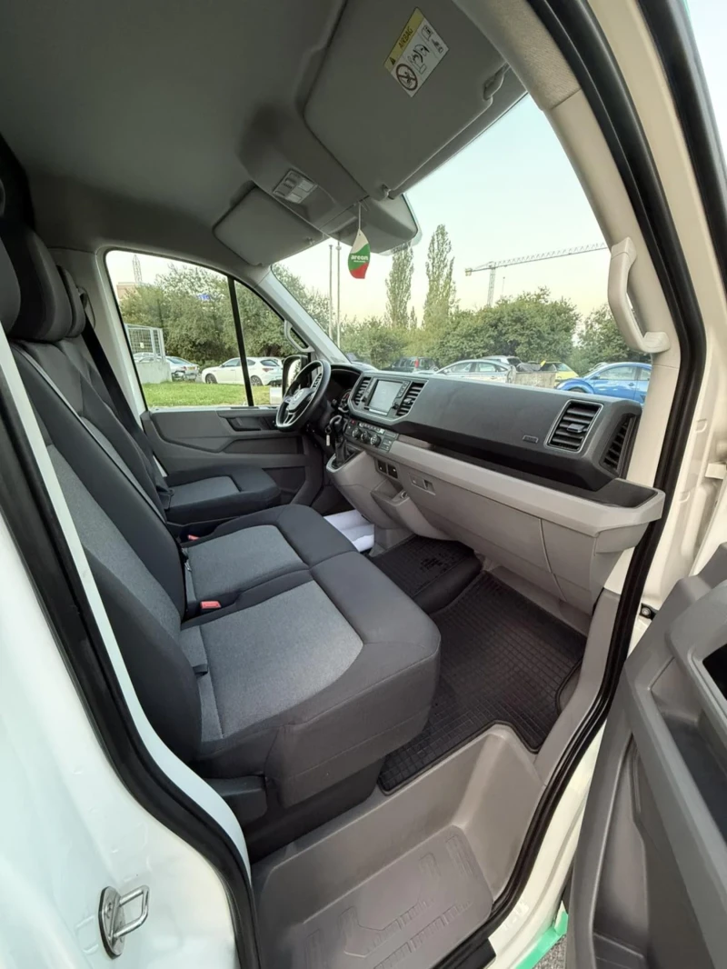 VW Crafter 40000км Нов, снимка 10 - Бусове и автобуси - 51339439