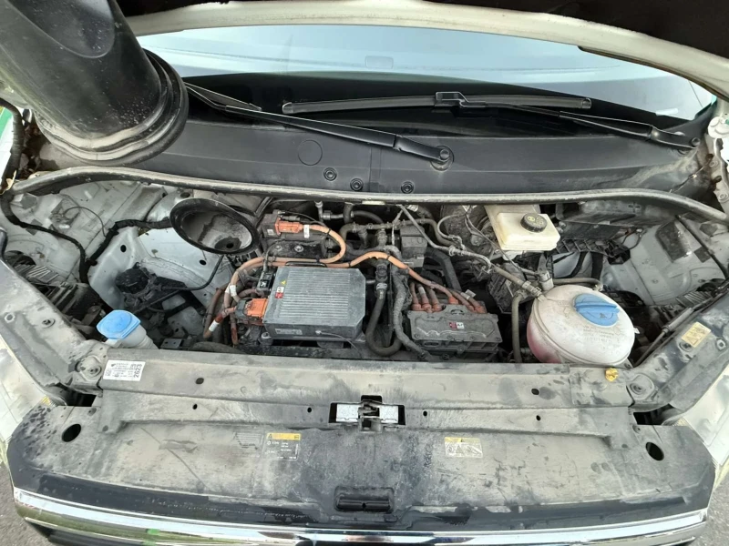 VW Crafter 40000км Нов, снимка 14 - Бусове и автобуси - 51339439