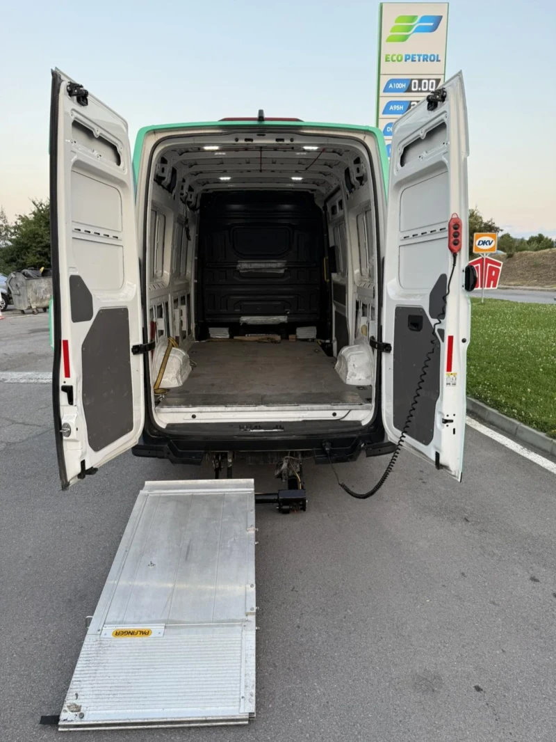 VW Crafter 40000км Нов, снимка 13 - Бусове и автобуси - 51339439