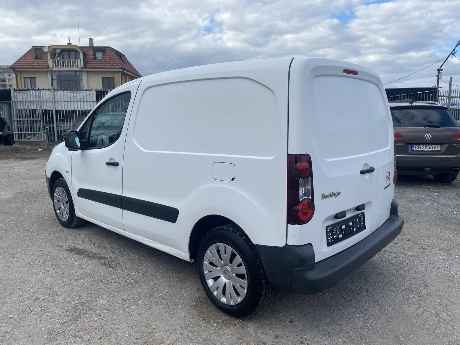 Citroen Berlingo 1.6HDI 97ХИЛ. - изображение 4