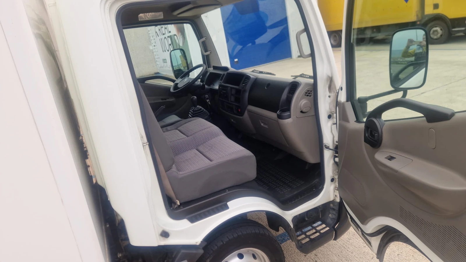 Nissan Capstar  - изображение 4