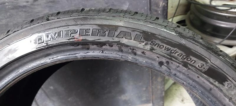 Гуми Зимни 255/35R19, снимка 6 - Гуми и джанти - 35607710