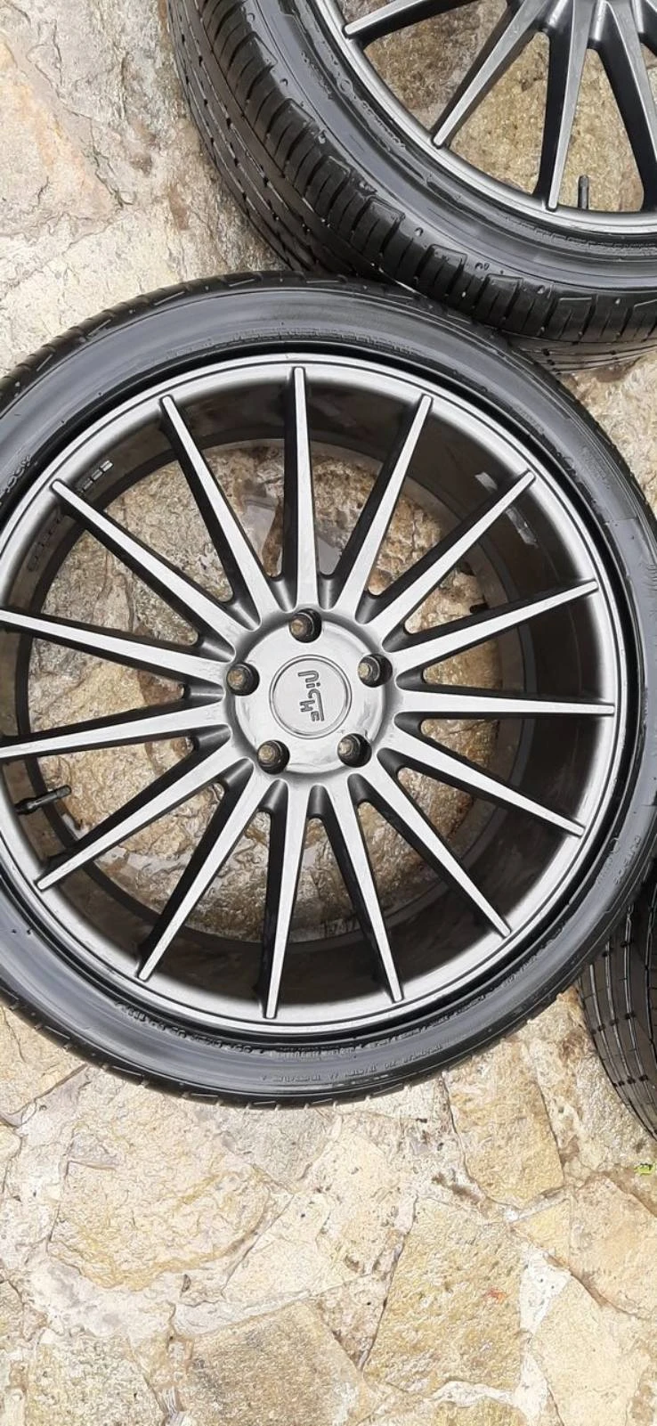 Гуми с джанти Hankook 285/35R22