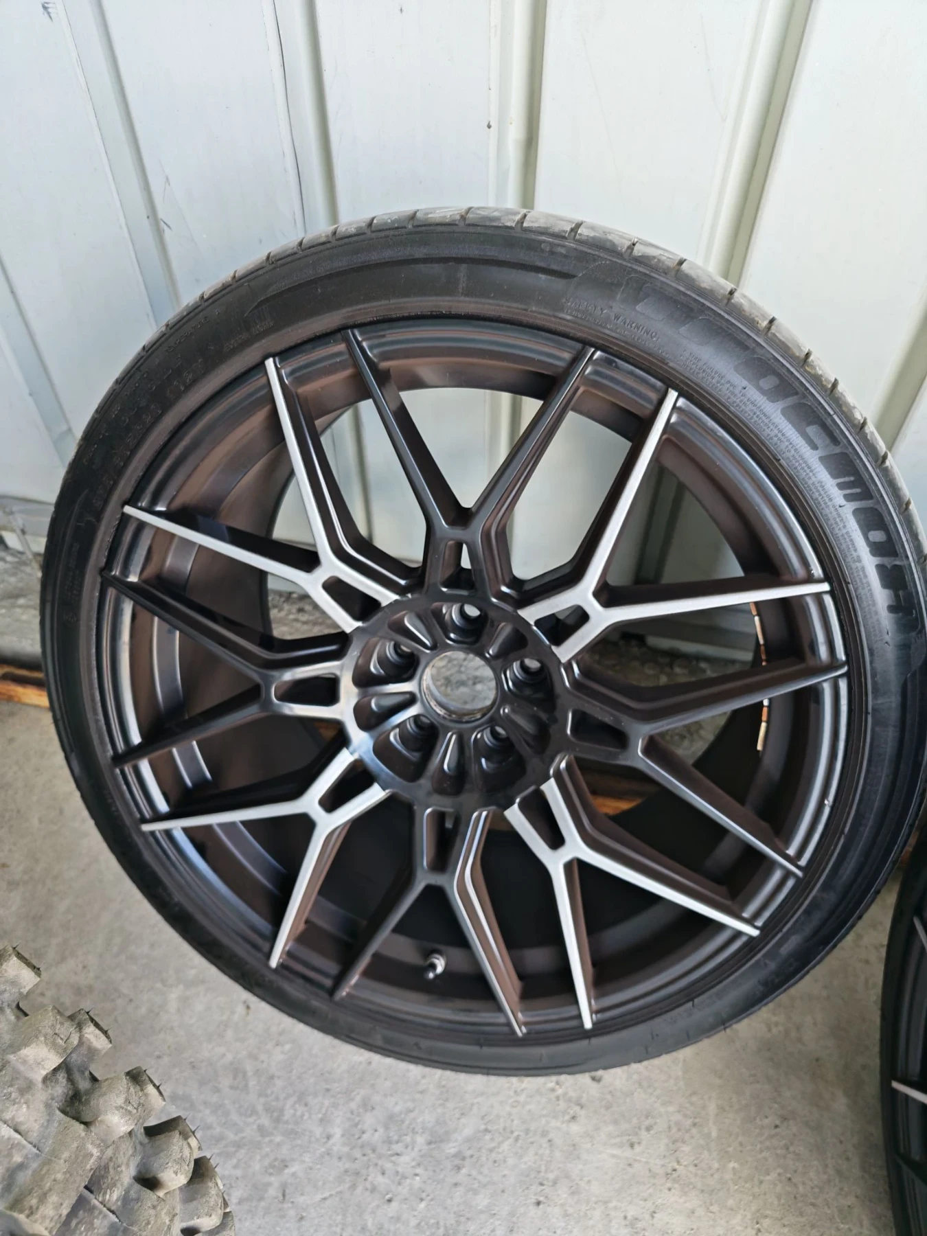 ���� � ������ 275/35R20 | Mobile.bg � ����������� 3