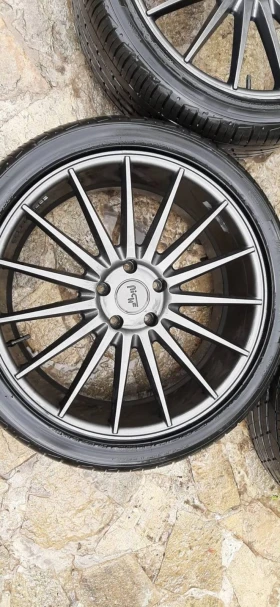 ����� �� �������� �� ���� � ������ 285/35R22 �� �����