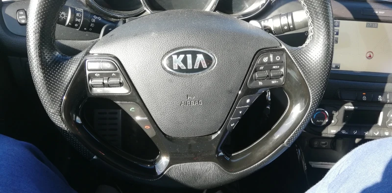 Kia Ceed GT-line, снимка 4 - Автомобили и джипове - 47465266