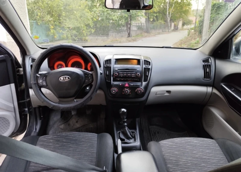 Kia Ceed Газ.инж, снимка 7 - Автомобили и джипове - 48063174