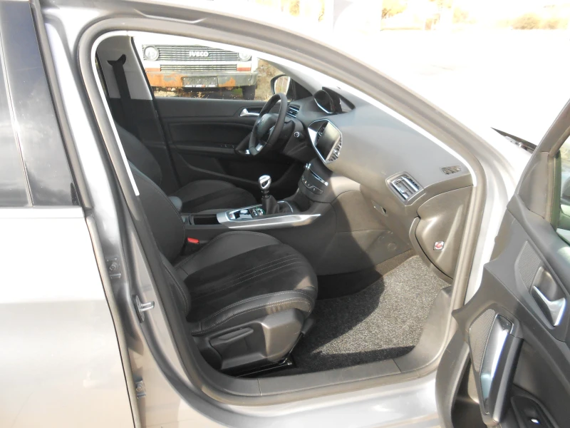 Peugeot 308 1.6d-6sk-Navi-Keyless-Euro-6B, снимка 17 - Автомобили и джипове - 48075608