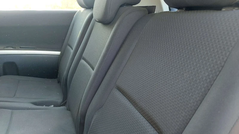 Toyota Corolla verso 2.0 4d4, снимка 10 - Автомобили и джипове - 50916586