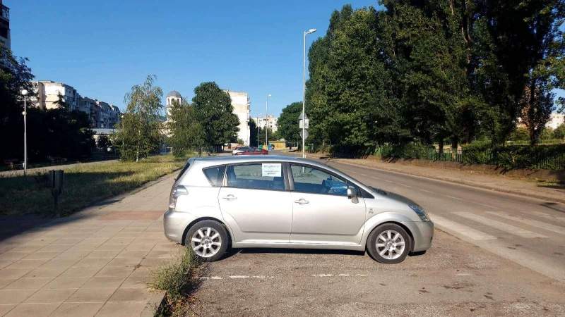 Toyota Corolla verso 2.0 4d4, снимка 5 - Автомобили и джипове - 50916586