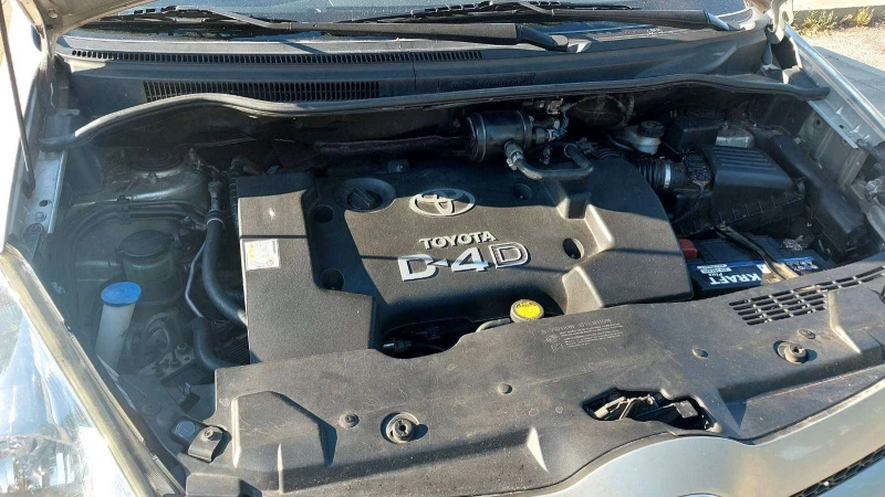 Toyota Corolla verso 2.0 4d4, снимка 6 - Автомобили и джипове - 50916586