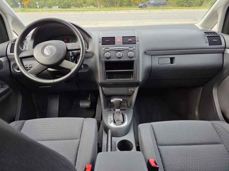 VW Touran 2, 0 tdi 140 hp, снимка 11 - Автомобили и джипове - 52187207