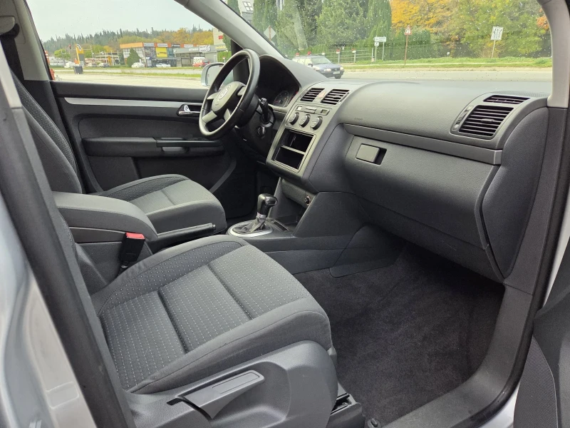VW Touran 2, 0 tdi 140 hp, снимка 14 - Автомобили и джипове - 52187207