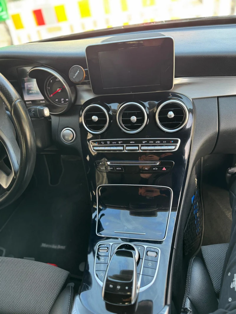 Mercedes-Benz C 200 Avantgarde, снимка 14 - Автомобили и джипове - 52713986