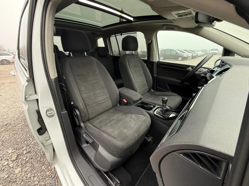 VW Touran 2.0TDi 150кс * LED* * Дистроник* * Панорама* * Нав, снимка 13 - Автомобили и джипове - 52868302