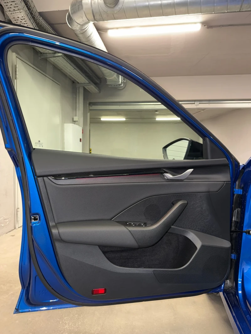 Skoda Octavia 1.5 гаранция 5г, зимни/летни гуми, платено каско, снимка 10 - Автомобили и джипове - 52888153