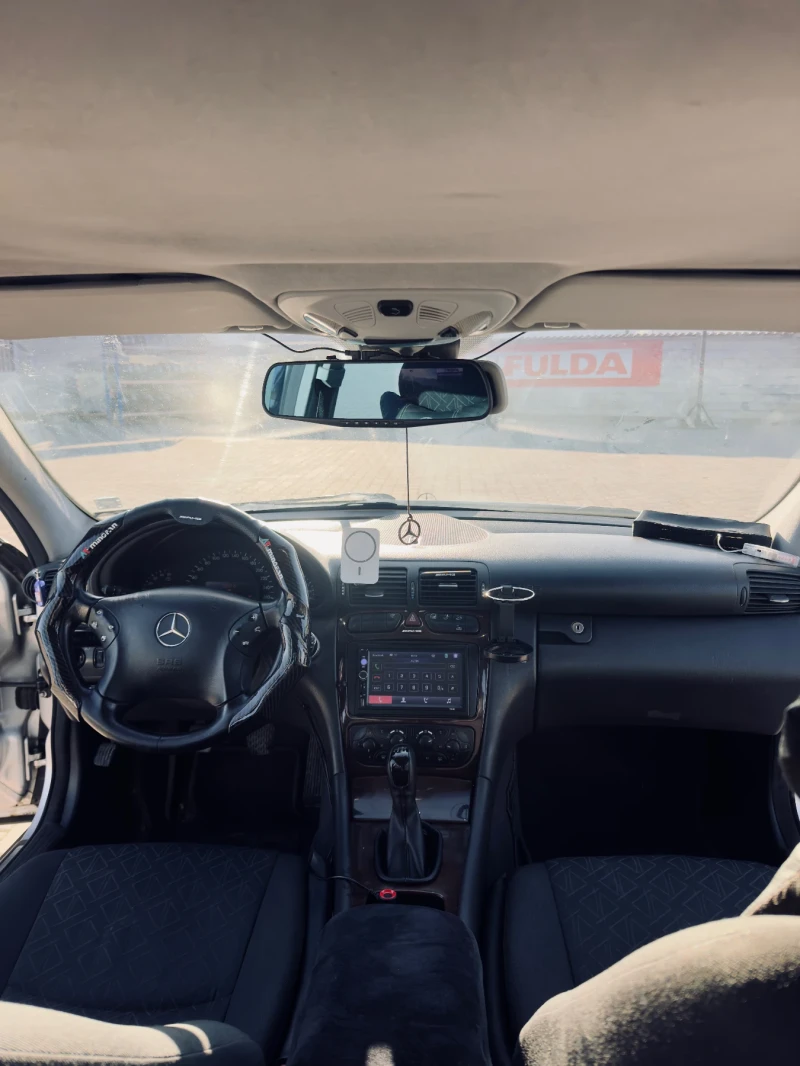 Mercedes-Benz C 220, снимка 6 - Автомобили и джипове - 53292845