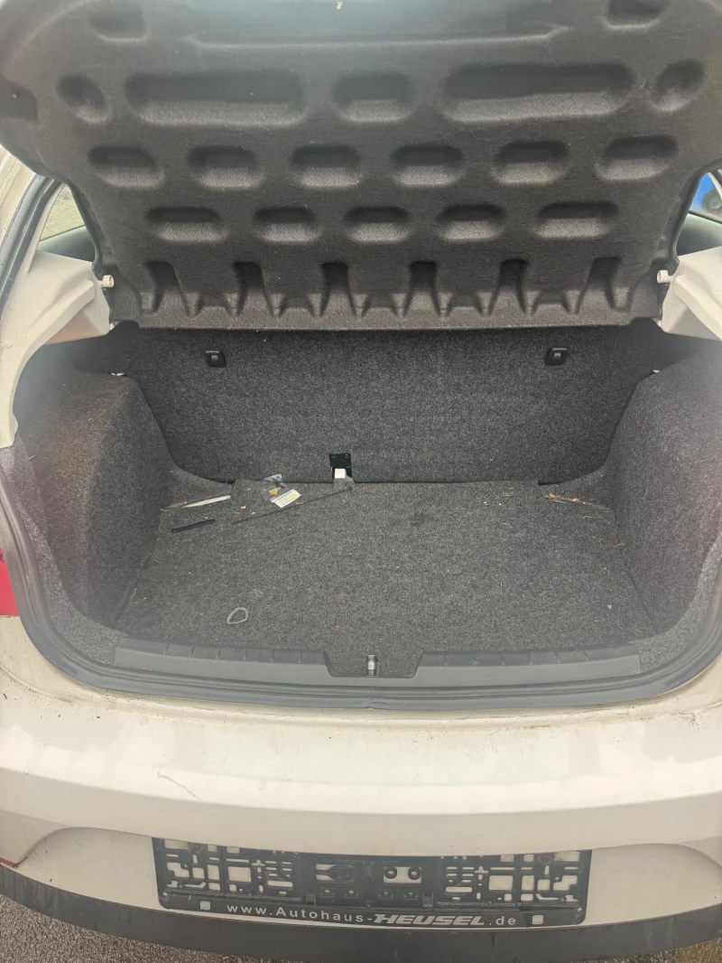 Seat Ibiza От Германия, снимка 8 - Автомобили и джипове - 53372918