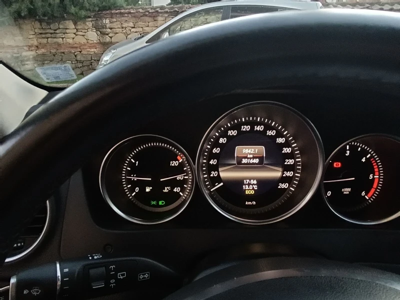 Mercedes-Benz 220 C220, снимка 10 - Автомобили и джипове - 53568694