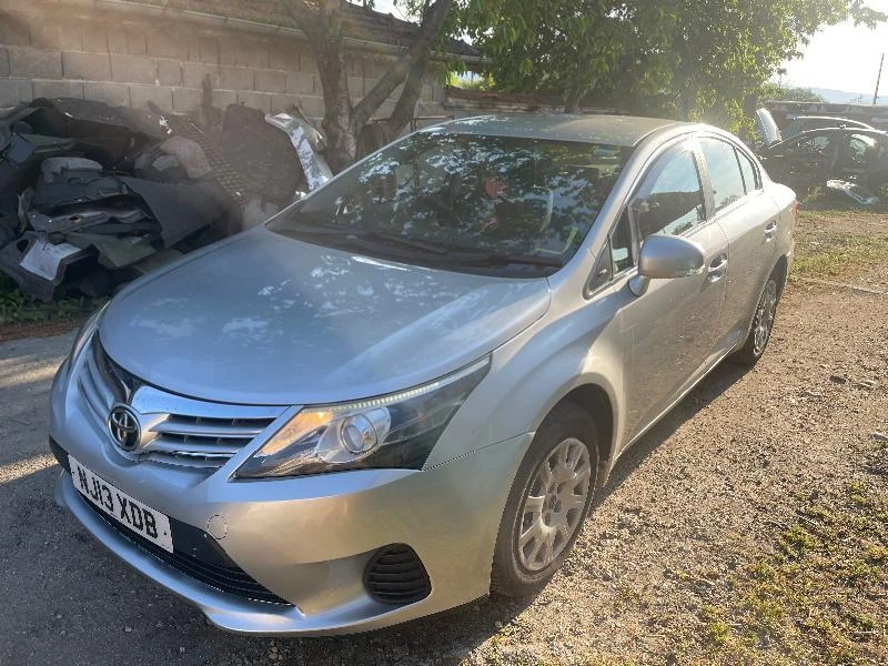 Toyota Avensis 2.0D-4d 124к.с 2013г Facelift  Навигация, снимка 3 - Автомобили и джипове - 41356523