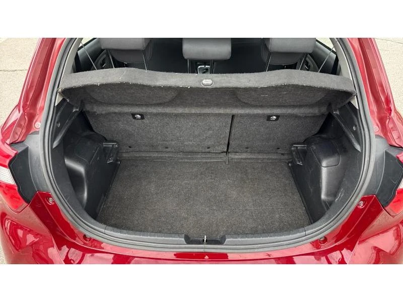 Toyota Yaris 1.5 HYBRID ACTIVE - изображение 10