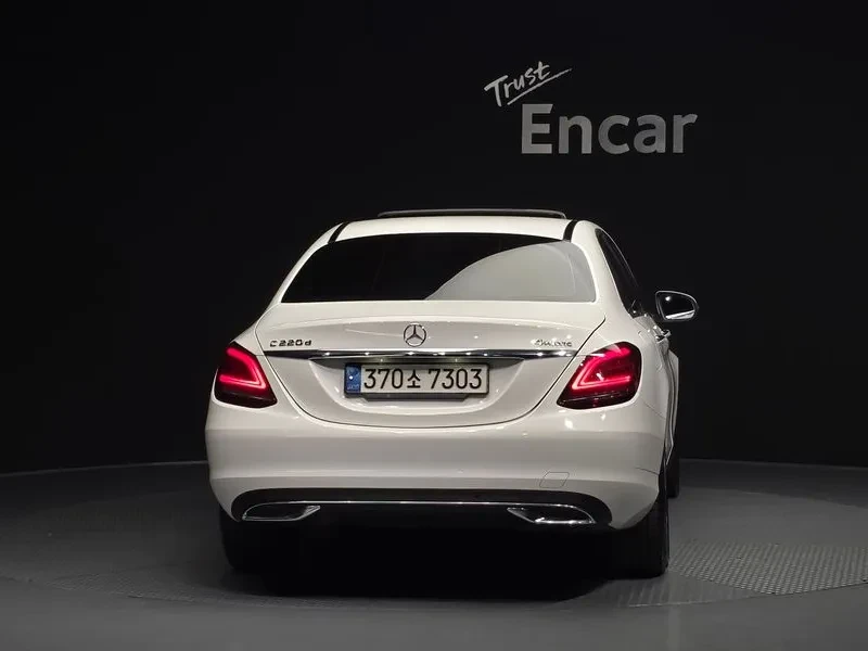 Mercedes-Benz C 220 d, снимка 4 - Автомобили и джипове - 54287258