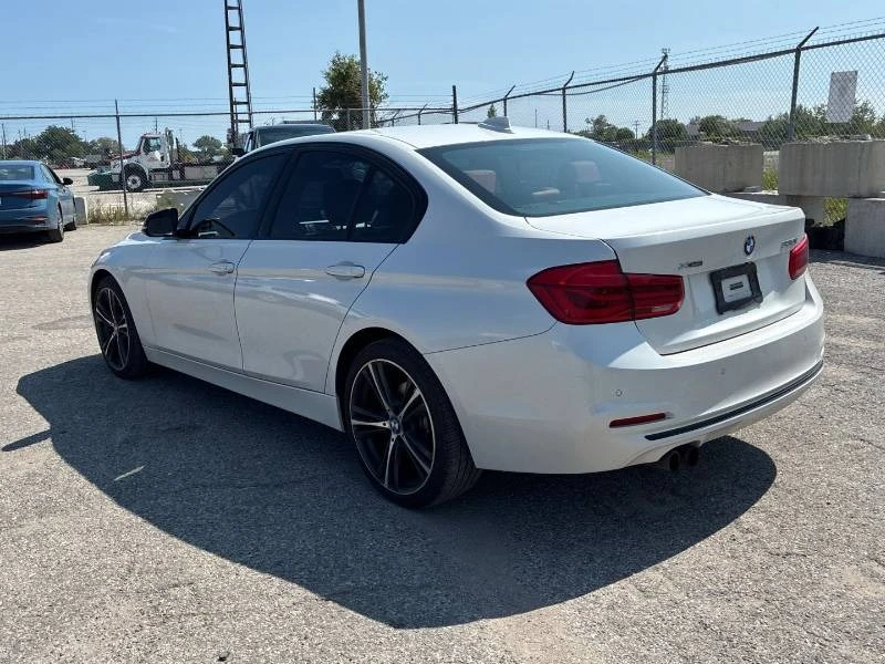 BMW 330 * xDrive * CARFAX * ОПЦИЯ ЗА ФИНАНСИРАНЕ , снимка 7 - Автомобили и джипове - 55434499