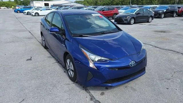 Toyota Prius 1.8l Two, снимка 13 - Автомобили и джипове - 56145873