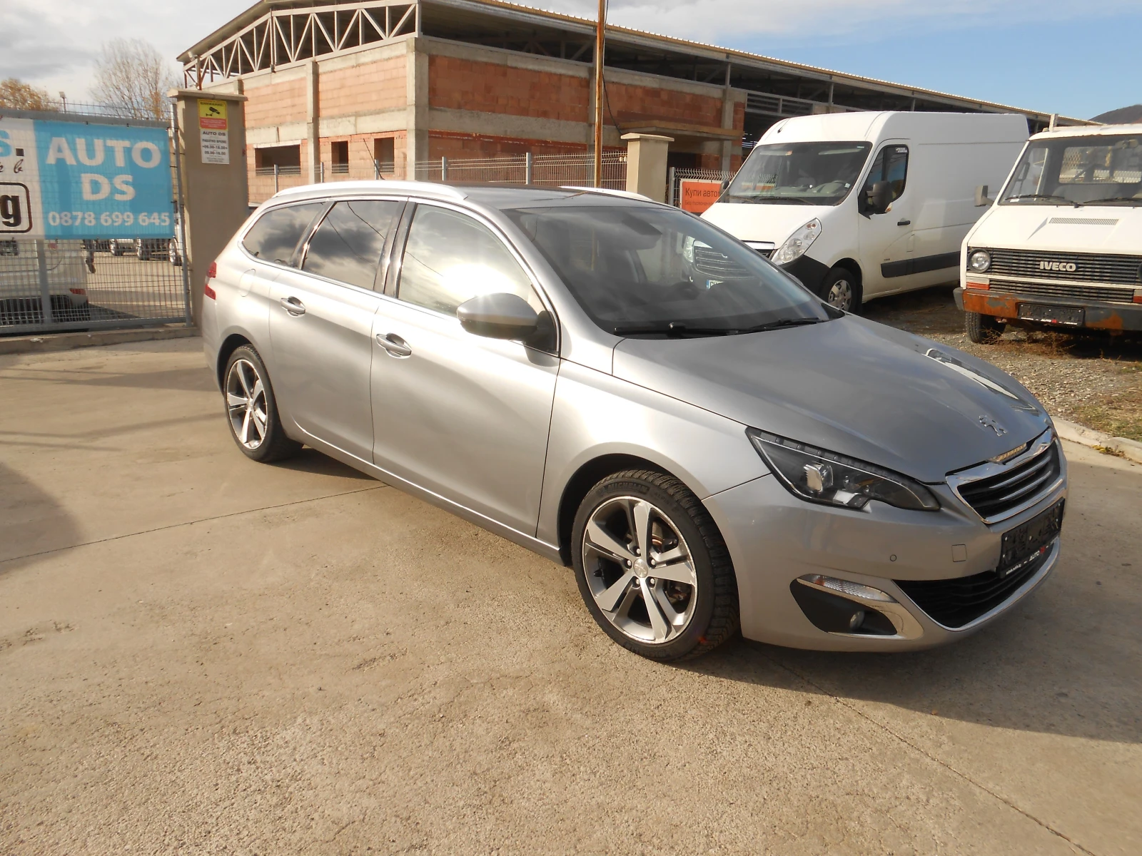 Peugeot 308 1.6d-6sk-Navi-Keyless-Euro-6B - изображение 3