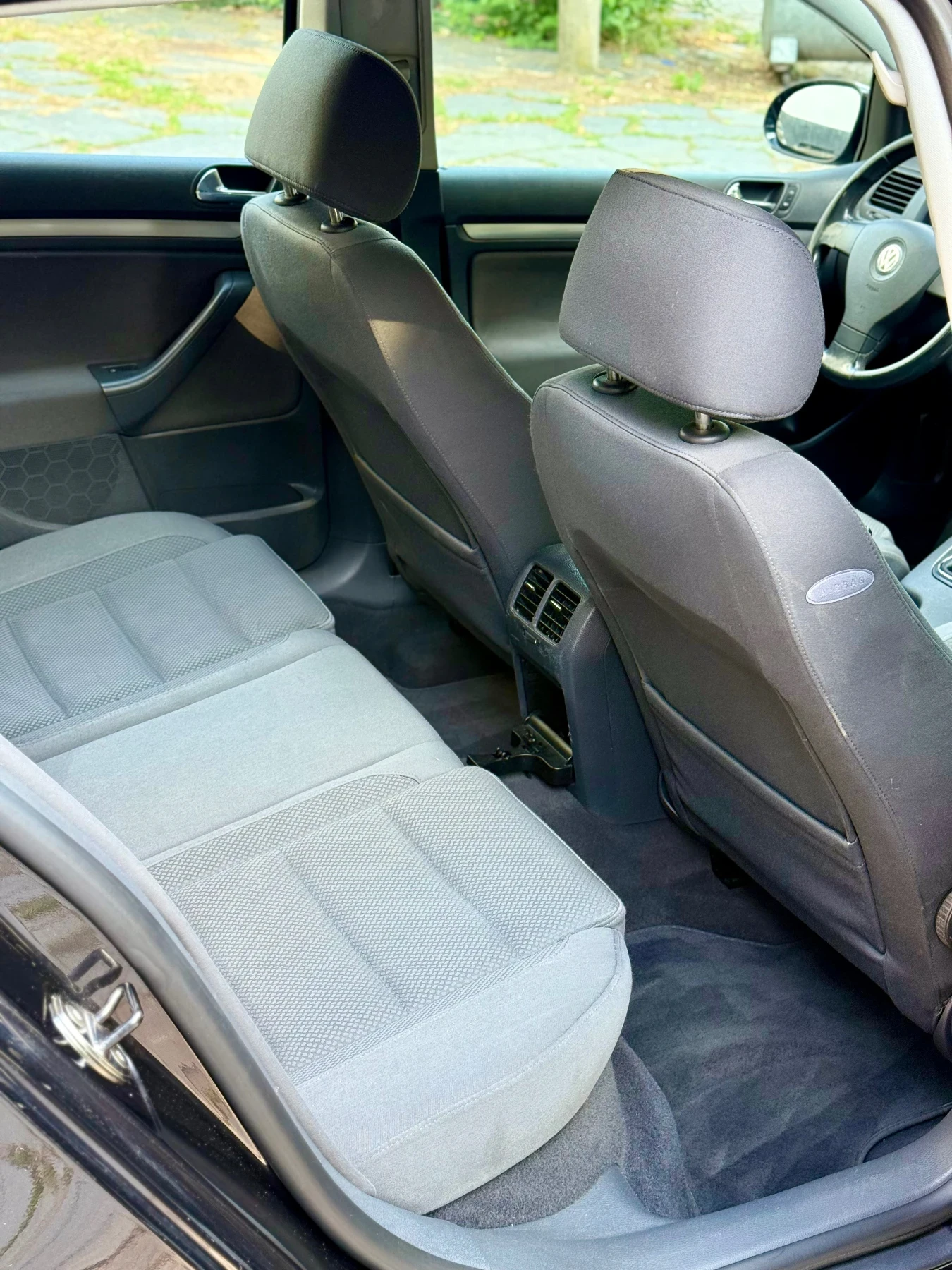 VW Golf 1.9 TDI 105 к.с * ЕЛ. Пакет* * ТОП Състояние*  - изображение 8