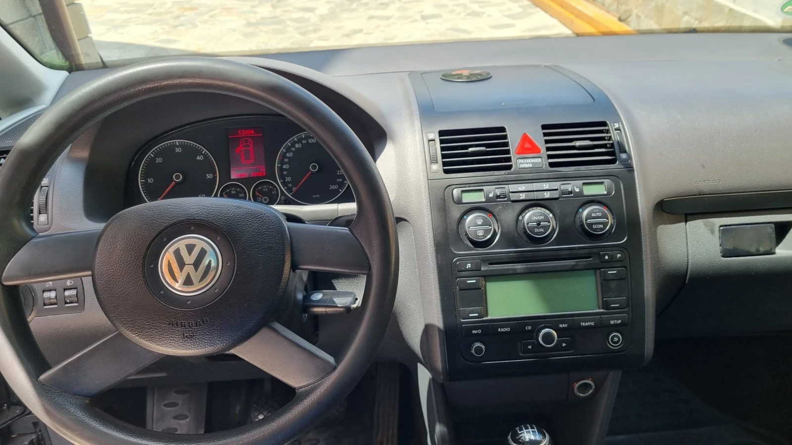 VW Touran 2.0 - изображение 9