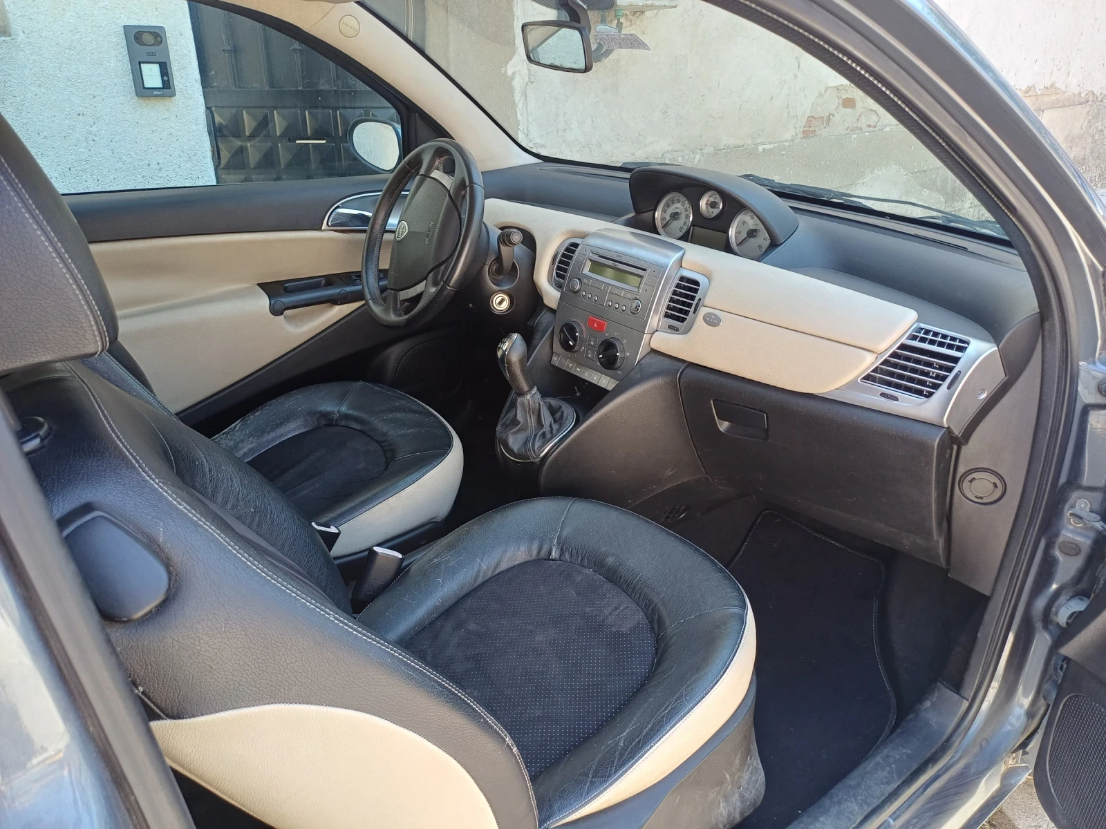 Lancia Ypsilon  - изображение 5