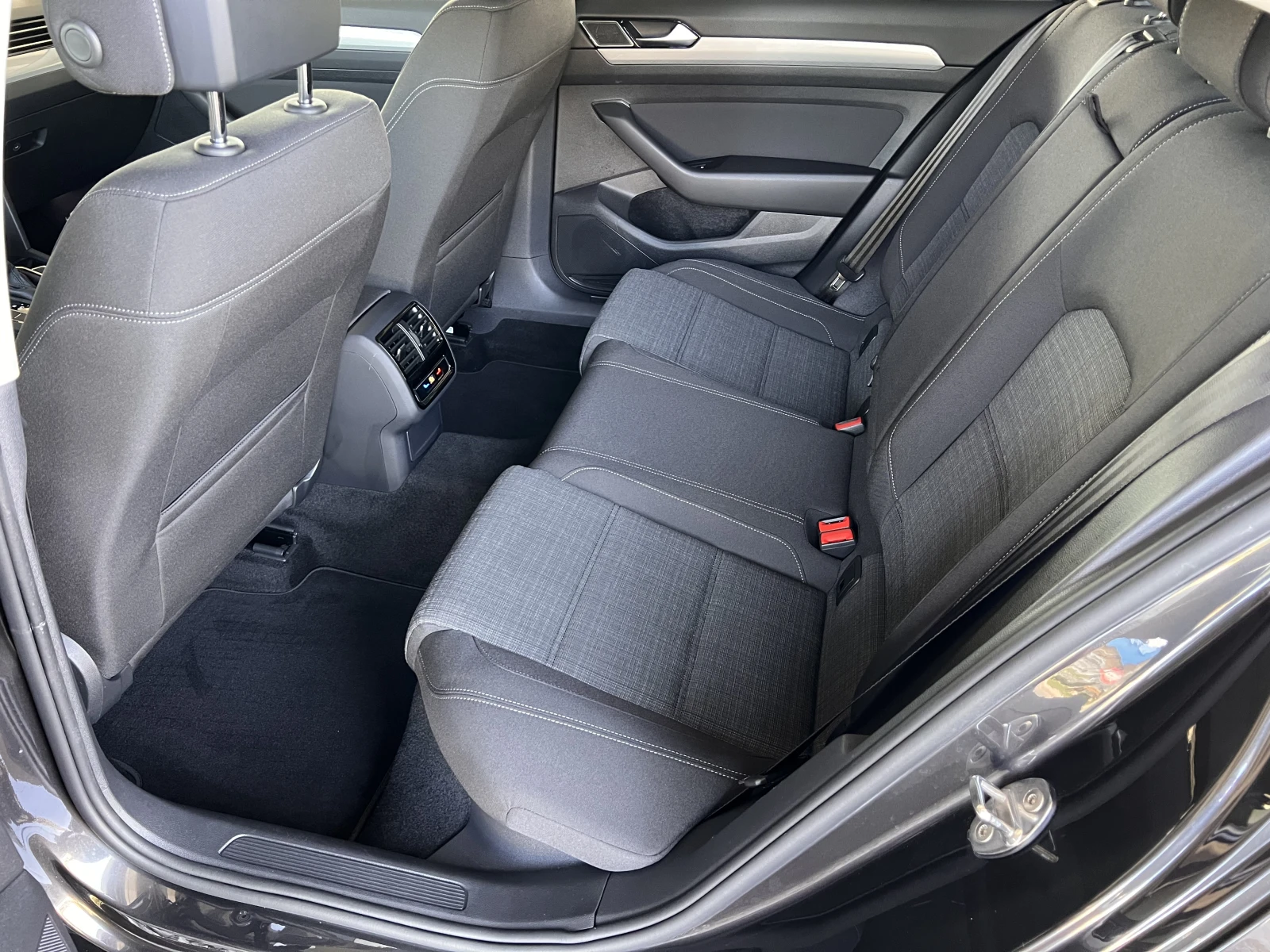 VW Passat BUSINESS/2.0TDI/150k.c./7-DSG/ГАРАНЦИЯ - изображение 10