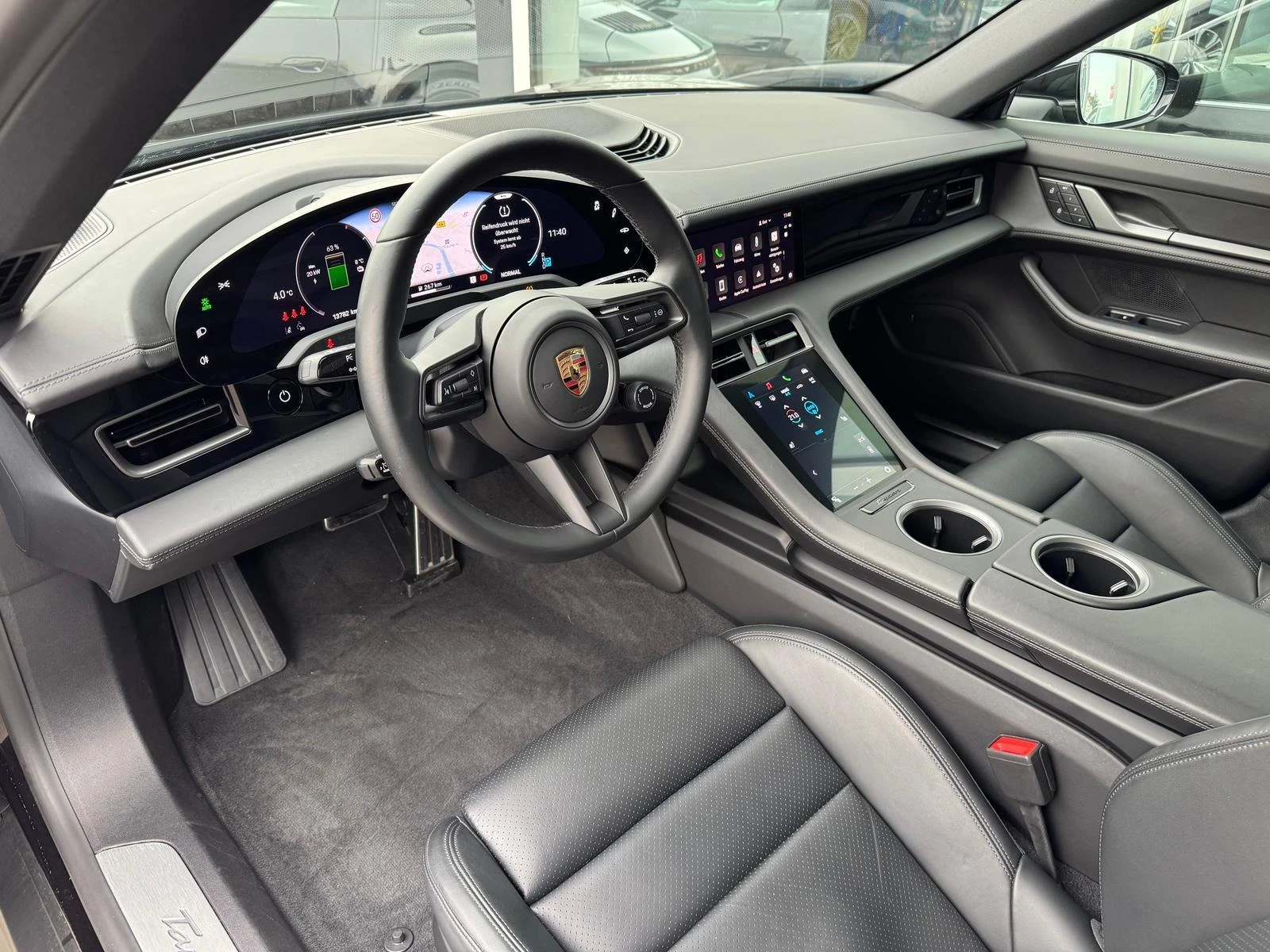 Porsche Taycan 4S SPORT TURISMO/FACELIFT/BOSE/LED/CAMERA/PANO/ - изображение 7