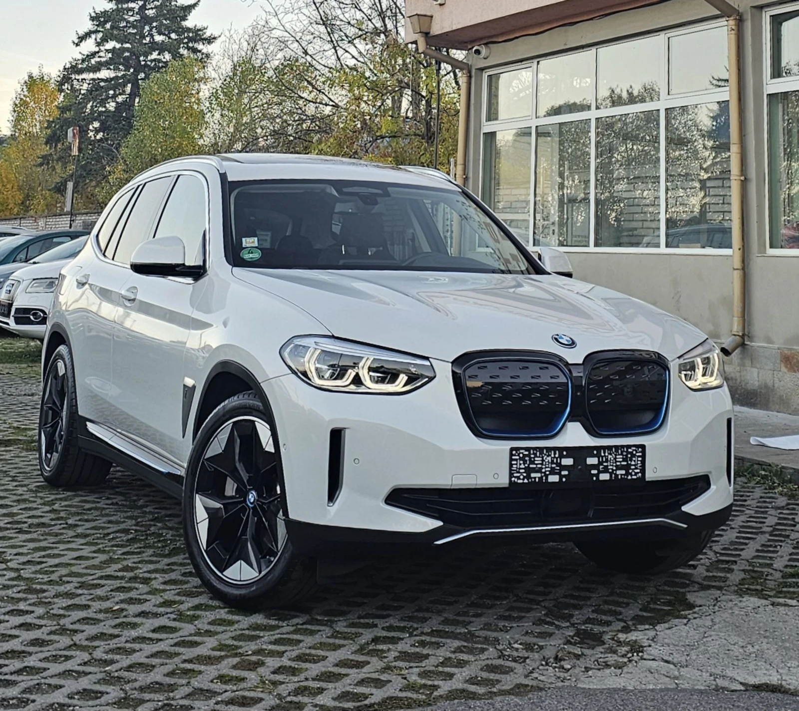 BMW iX3 Impressive 80kWh Гаранция Harman/Kardon HUD - изображение 2