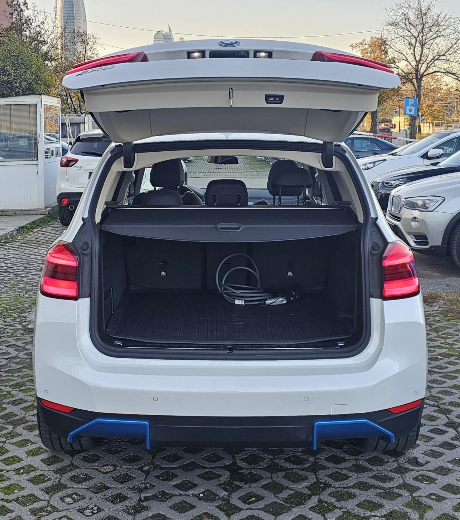 BMW iX3 Impressive 80kWh Гаранция Harman/Kardon HUD - изображение 4