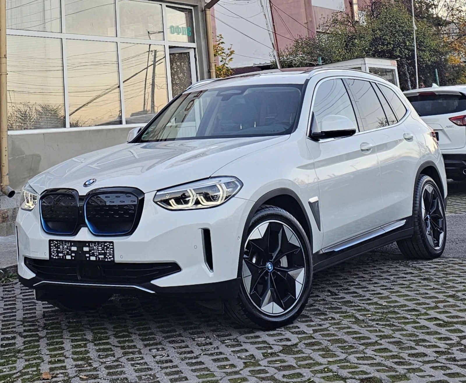 BMW iX3 Impressive 80kWh  Harman/Kardon HUD | Mobile.bg   1