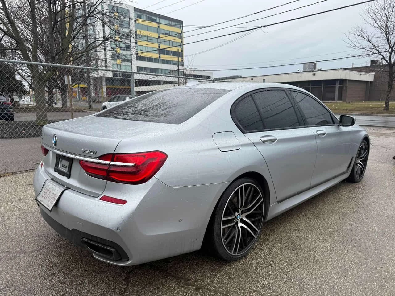 BMW 750 * 750i xDrive * ПОДГРЕВ* KEYLESS* , снимка 3 - Автомобили и джипове - 54021613