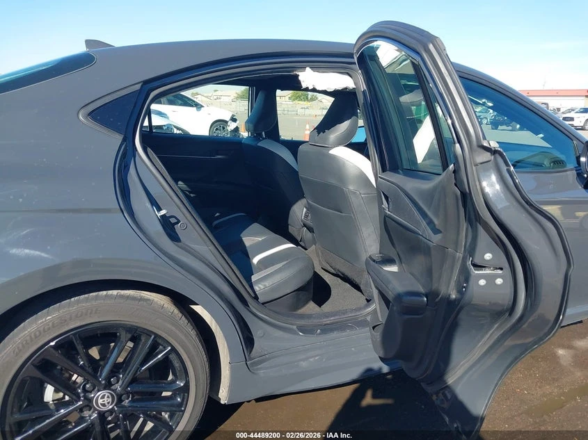 Toyota Camry 2.5l Se, снимка 8 - Автомобили и джипове - 54179522