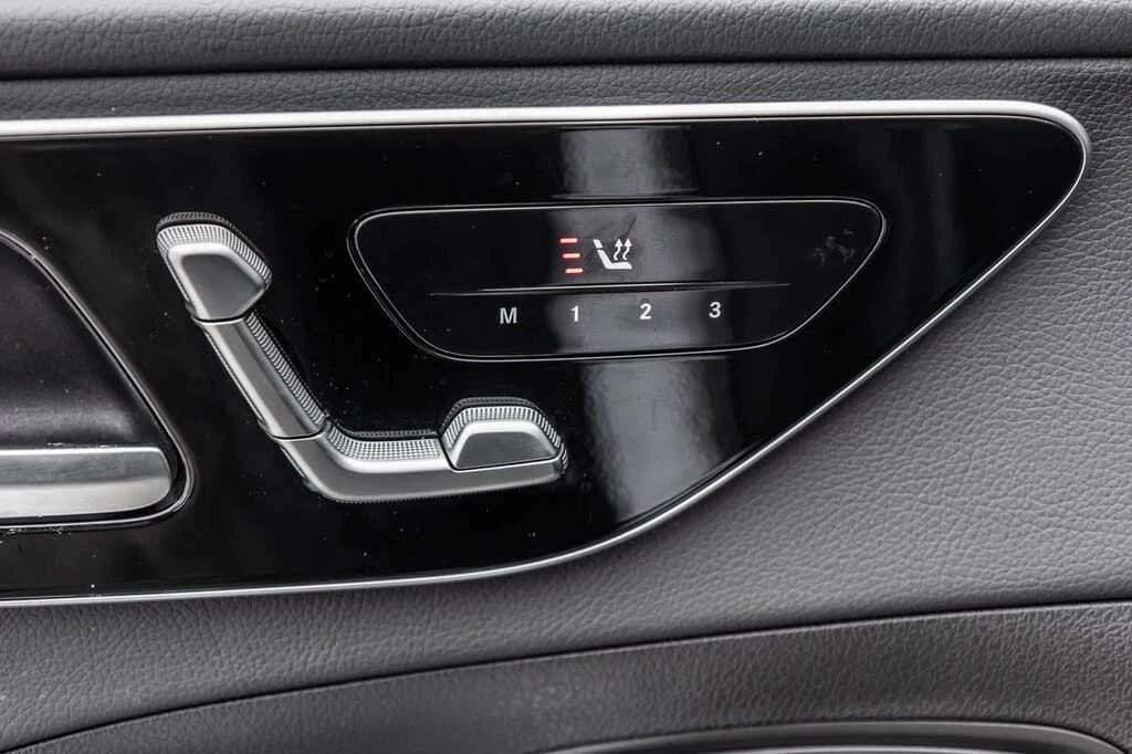 Mercedes-Benz C 300 4MATIC* АвтоКредит* (ЦЕНА ДО БГ), снимка 14 - Автомобили и джипове - 54219536