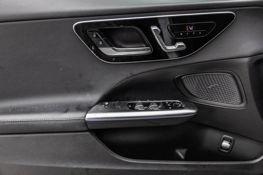 Mercedes-Benz C 300 4MATIC* АвтоКредит* (ЦЕНА ДО БГ), снимка 13 - Автомобили и джипове - 54219536